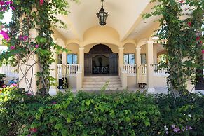 The Somerset on Grace Bay