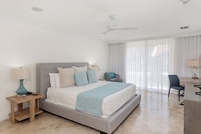 The Somerset on Grace Bay