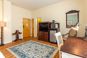 The Carriage House Inn Newport