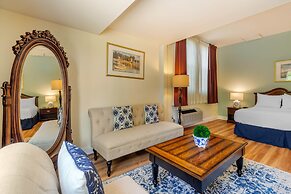 The Carriage House Inn Newport