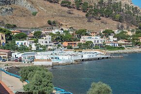 Palermo Mare Holidays