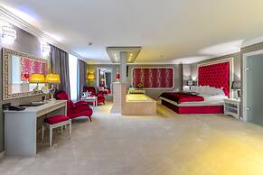 Phoenicia Grand Hotel