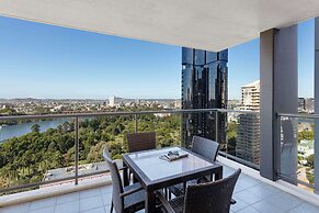Oaks Brisbane on Margaret Suites