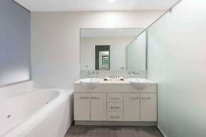 Oaks Brisbane on Margaret Suites