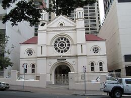 Oaks Brisbane on Margaret Suites