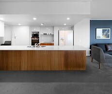 Oaks Brisbane on Felix Suites
