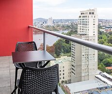 Oaks Brisbane on Felix Suites