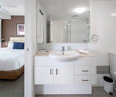 Oaks Brisbane on Felix Suites