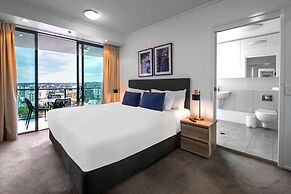 Oaks Brisbane on Felix Suites