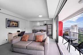 Oaks Brisbane on Felix Suites