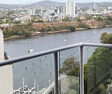Oaks Brisbane on Felix Suites