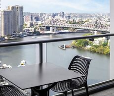 Oaks Brisbane on Felix Suites