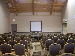 Casper C'mon Inn Hotel & Suites