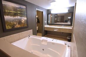 Casper C'mon Inn Hotel & Suites