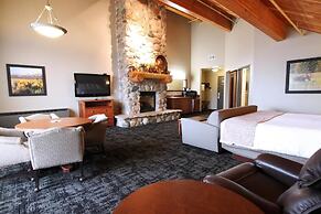 Casper C'mon Inn Hotel & Suites