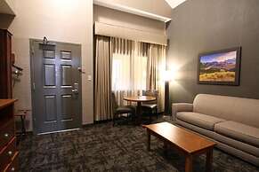 Casper C'mon Inn Hotel & Suites