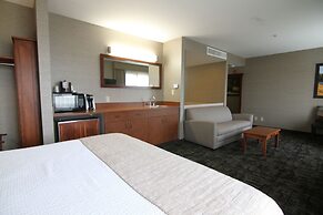 Casper C'mon Inn Hotel & Suites