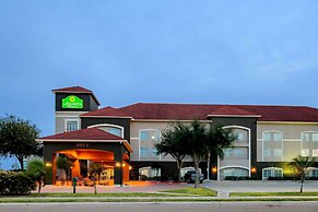 La Quinta Inn & Suites by Wyndham Mission at West McAllen