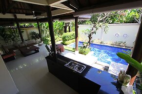 Heliconia Villa