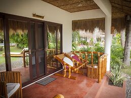 Pura Vida Beach & Dive Resort