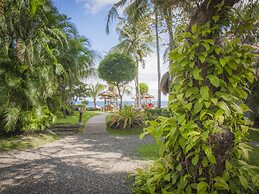 Pura Vida Beach & Dive Resort