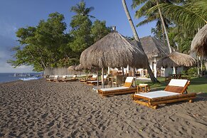 Pura Vida Beach & Dive Resort