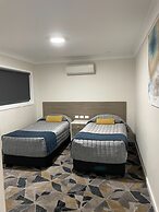 Cattleman's Country Motor Inn & Serviced Apartments