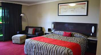 Cattleman's Country Motor Inn & Serviced Apartments