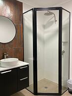 Cattleman's Country Motor Inn & Serviced Apartments