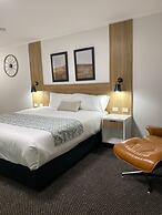 Cattleman's Country Motor Inn & Serviced Apartments