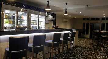 Cattleman's Country Motor Inn & Serviced Apartments