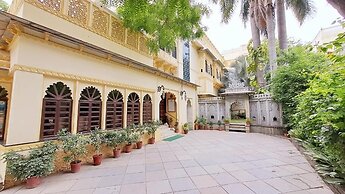 HOTEL MAHENDRA PRAKASH