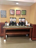 Hampton Inn & Suites Norfolk-Airport