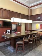 Hampton Inn & Suites Norfolk-Airport