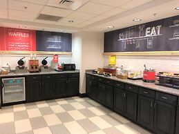 Hampton Inn & Suites Norfolk-Airport