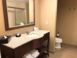 Hampton Inn & Suites Norfolk-Airport