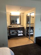Hampton Inn & Suites Norfolk-Airport