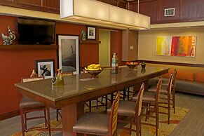Hampton Inn & Suites Norfolk-Airport