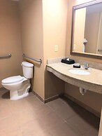 Hampton Inn & Suites Norfolk-Airport