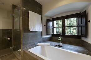 Hospes Palacio del Bailío, a Member of Design Hotels