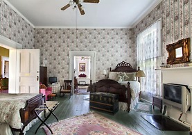 1851 Historic Maple Hill Manor B&B