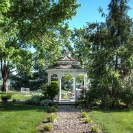 1851 Historic Maple Hill Manor B&B