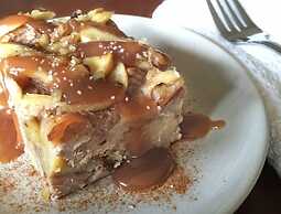 1851 Historic Maple Hill Manor B&B