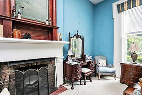 1851 Historic Maple Hill Manor B&B