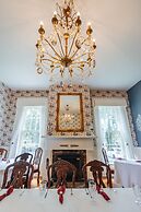 1851 Historic Maple Hill Manor B&B