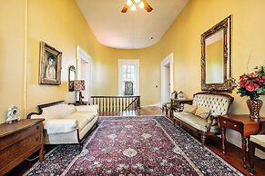 1851 Historic Maple Hill Manor B&B