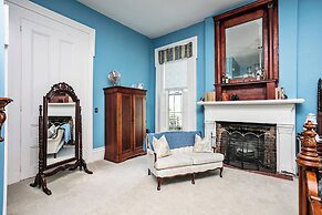 1851 Historic Maple Hill Manor B&B