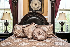 1851 Historic Maple Hill Manor B&B