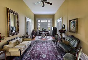 1851 Historic Maple Hill Manor B&B