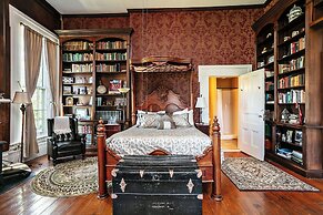 1851 Historic Maple Hill Manor B&B